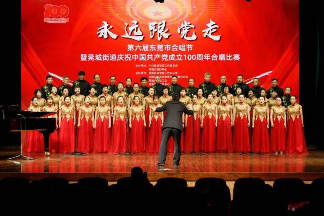 2024微博之夜红毯造型，女明星的高定拼杀，有人性感有人失手